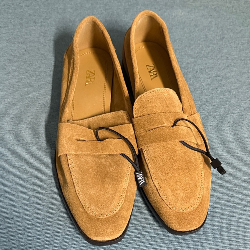 Zara Women’s Brown Suede Loafers